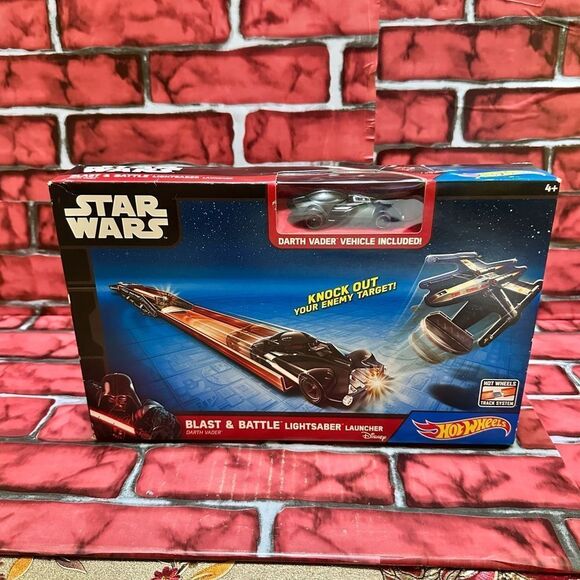 Star Wars Other - Hot wheels Star Wars Blast & Battle Lightsaber